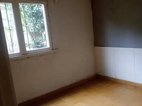 Venta casa 3 ambientes en Miramar. Zona resindencal.