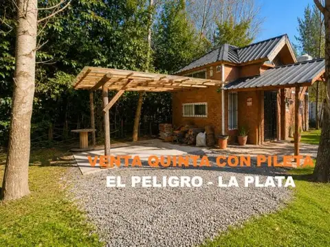 VENTA QUINTA CON PILETA EN EL PELIGRO, LA PLATA