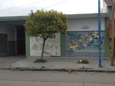 Local Jara a metros de Libertad  impecable