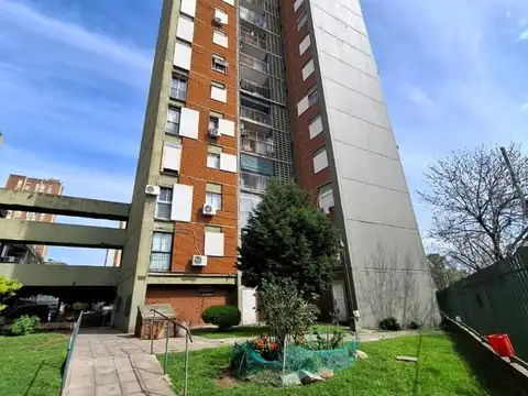 Av. Gral. Paz 15255 , Piso 15