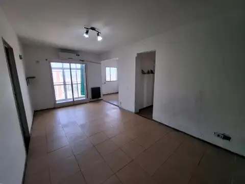 Av. Gral. Paz 15255 , Piso 15