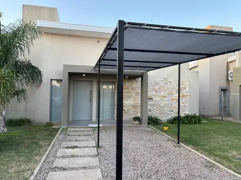 CASA EN CIUDAD VERDE