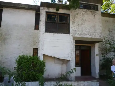 EXCELENTE CASA