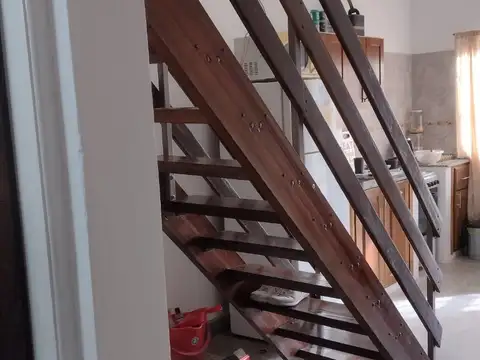 Depto Tipo Casa en Alquiler en Los Pinares, $ 450.000