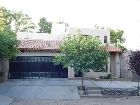 Casa en Alquiler, 21 de Juliio, 2 Dorm, 2 Baños, Cochera Doble
