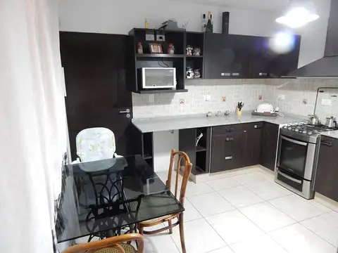 Casa en Alquiler con 2 cocheras