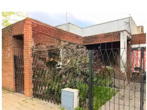 Venta Casa en Pilar Centro 3 Dormitorios - Calle Silvio Braschi