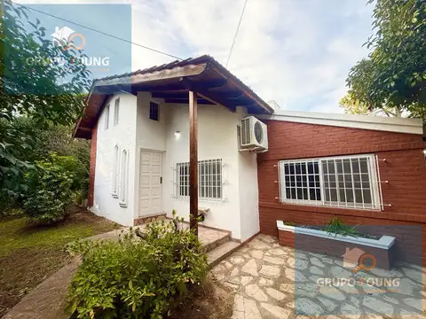 Casa en Alquiler con 2 cocheras