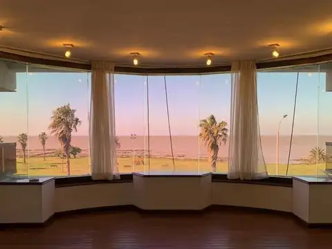 Apartamento en venta c/ cochera en Punta Carretas