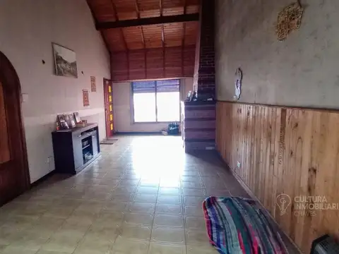 VENTA CASA 3 AMB COCHERA QUINCHO Y PILETA C. EVITA