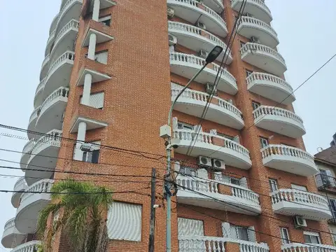 Venta 4 amb c/ cochera y baulera. Berazategui.