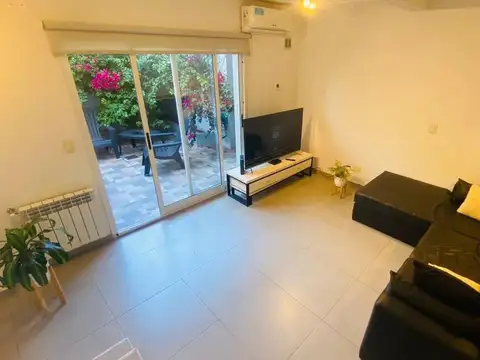 VENTA DE DÚPLEX CON PATIO Y COCHERA - APTO CRÉDITO