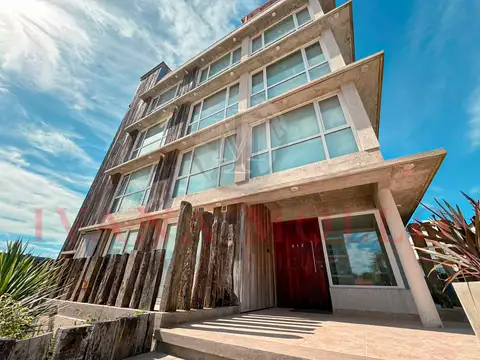 Biarritz 612 esq. Perú
 100