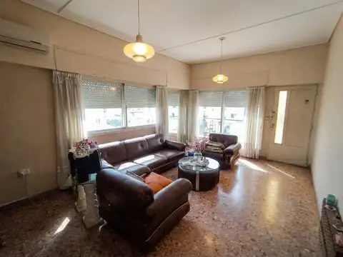 Venta casa 4 Ambientes con Jardín en Villa Bernardo Monteagudo