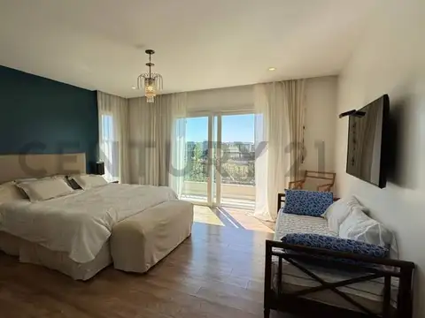 VENTA CASA DE 5 AMBIENTES AL LAGO  BARRIO CEIBOS PUERTOS DEL LAGO