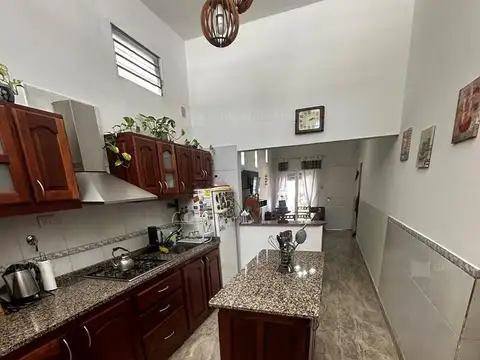 Casa  en Venta en Remedios De Escalada, Lanús, G.B.A. Zona Sur
