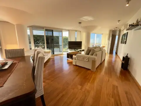 Departamento en Alquiler con 2 cocheras