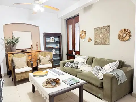 Casa 6 ambientes con 4 baños