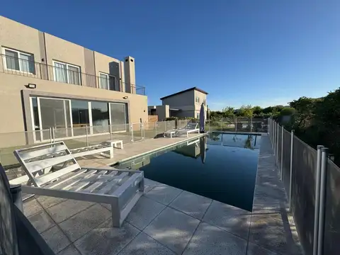 ALQUILER DE CASA EN EL CANTON "PUERTO"