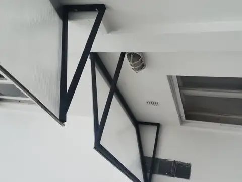 Monseñor Alberdi 300, Piso 1