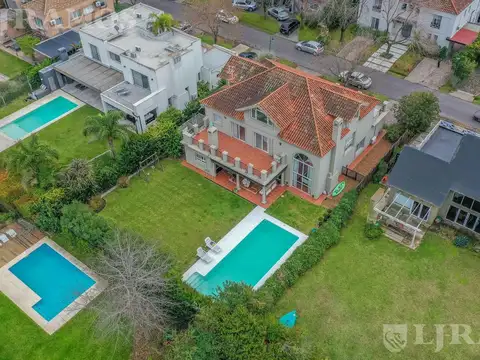 Casa en Venta de 5 dormitorios