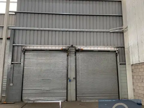 NAVE INDUSTRIAL DE 3.100 M2 EN ALQUILER EN PREDIO CERRADO GARIN