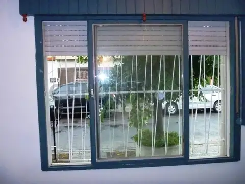 Venta casa con local en Lomas del Mirador