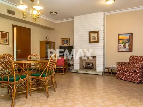 CASA 5 DORMITORIOS VENTA CENTRO 10 AMBIENTES