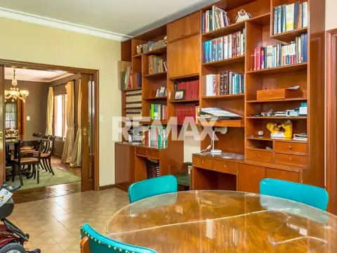 Casa 10 ambientes con 5 baños