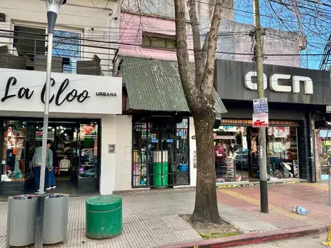 Local pequeño , inmejorable ubicacion