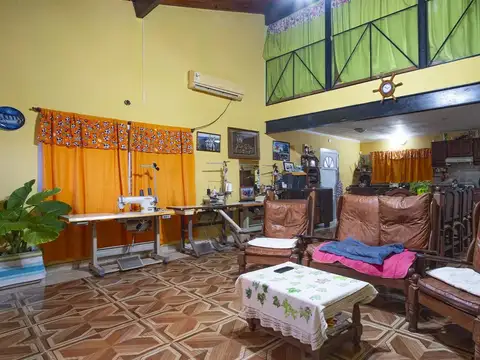 Casa en Venta con 1 cochera