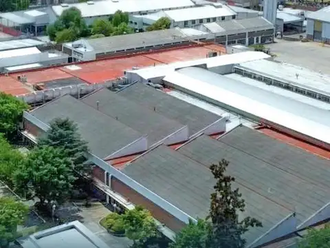 Depósito en Alquiler sobre la Av. Crovara