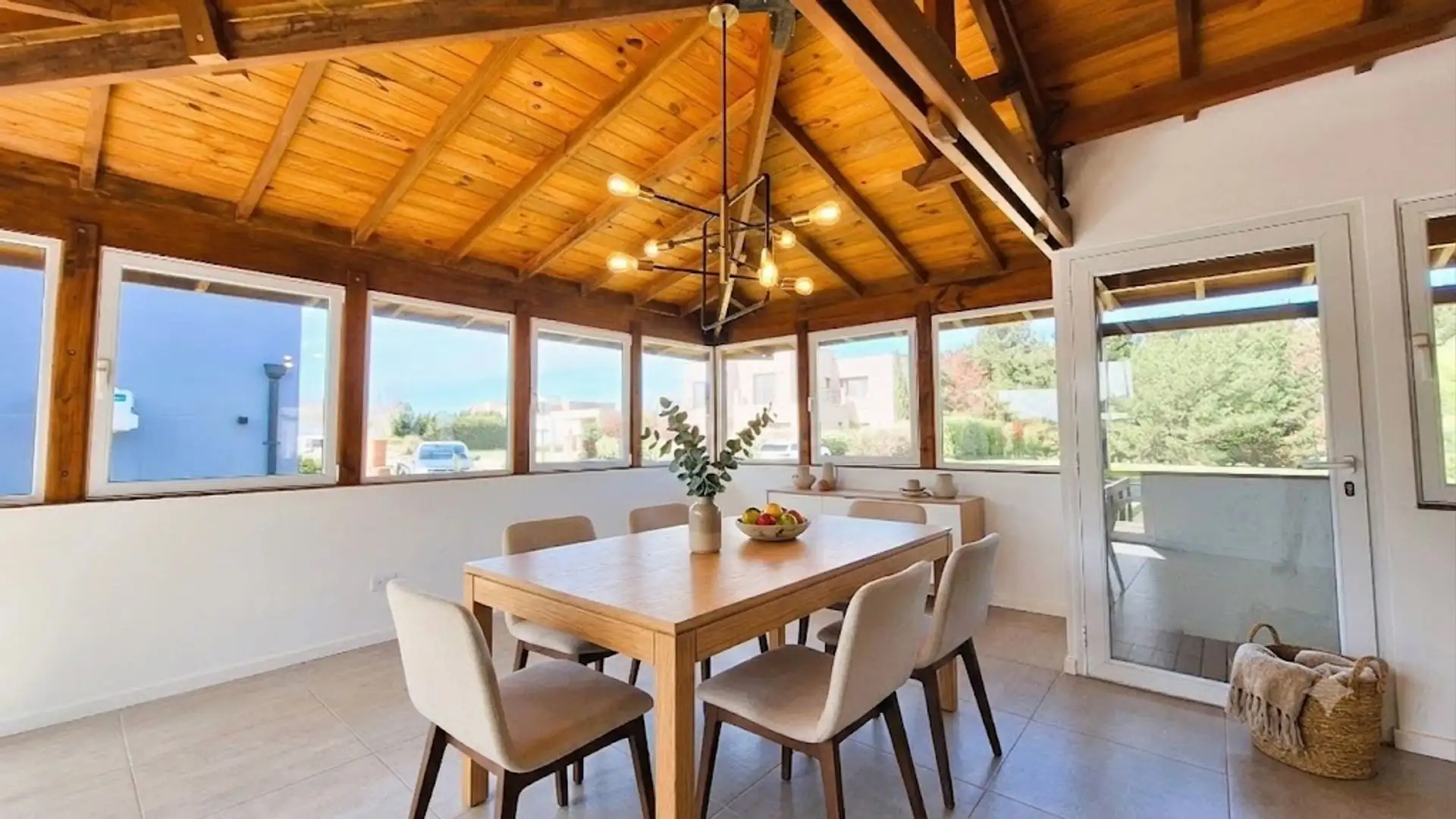 Venta casa 4 ambientes con pileta y parque Rumencó