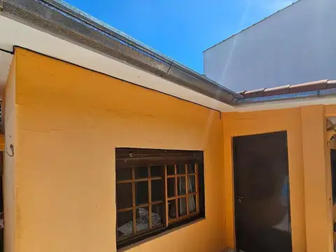 Casa en Venta en Castelar, USD 220.000