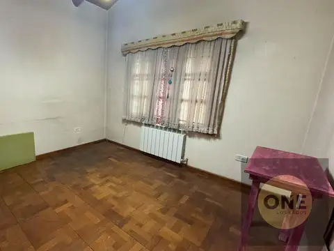 Casa en Alquiler con 1 cochera