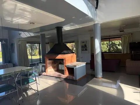 Casa 7 ambientes con 6 baños