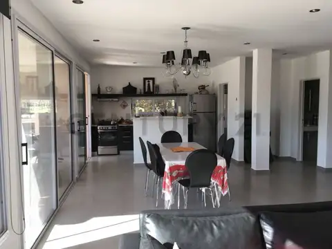 CASA 3 dormitorios - MIRALAGOS