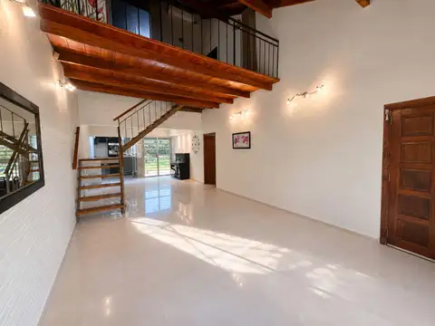 Casa 5 ambientes con 2 baños