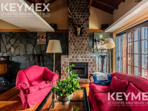 Casa 9 ambientes con 3 baños
