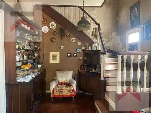 Casa 7 ambientes con 2 baños
