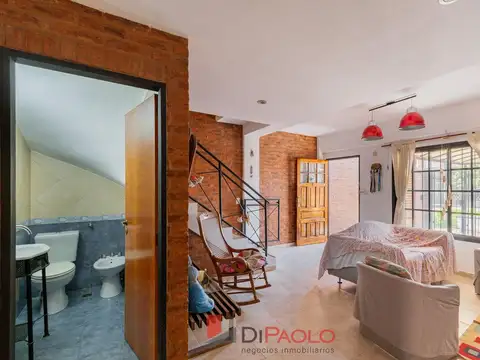 Depto Tipo Casa en Venta de 4 ambientes