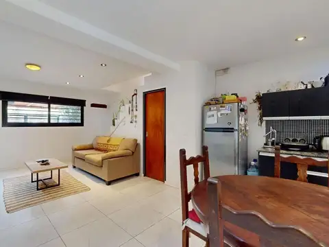 483 e/ Camino General Belgrano y 21