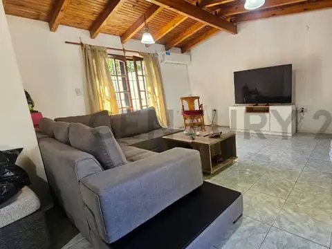 Casa 5 ambientes con 1 baño