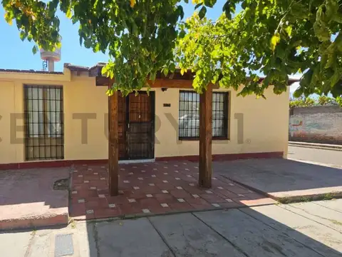 HERMOSA CASA EN GUAYMALLEN DORREGO