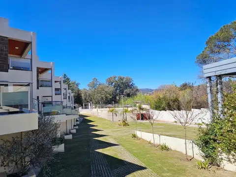 Casa en Venta con 12 cocheras