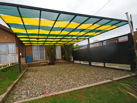 Casa 3 ambientes con 2 baños