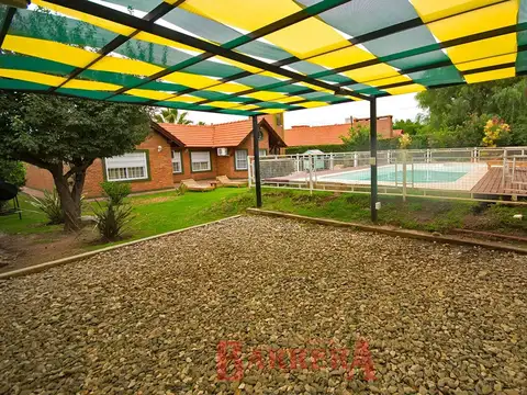 Casa en Alquiler Temporal con 1 cochera