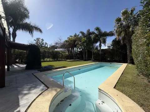 Venta Casa 5 ambientes Fincas de Iraola II con Piscina Climatizada