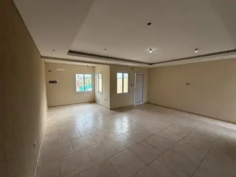 Casa tipo triplex a estrenar
