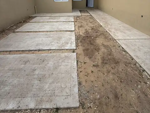 Casa tipo triplex a estrenar